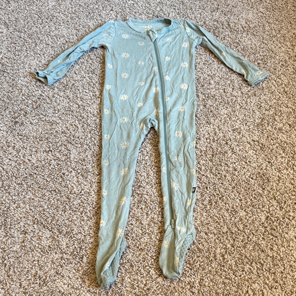 Kyte BABY Size 12-18 Zippered Footie - Daisy Print